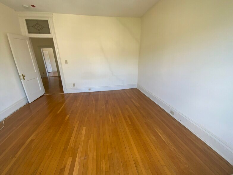Building Photo - 29 Queensberry St