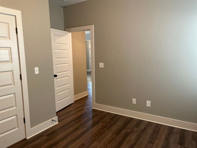 Building Photo - 3 Bedroom Home With Spacious Garage and Fenced Backyard!