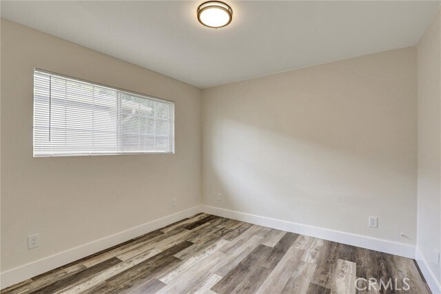 Building Photo - 402 E Glendale Dr