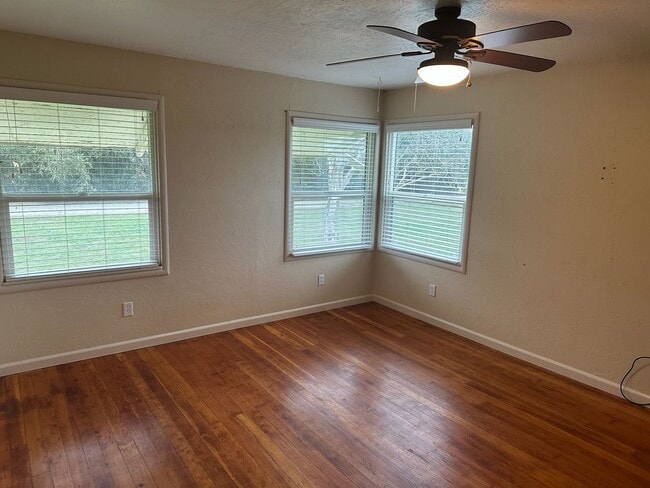 Building Photo - 14733 Jackson Ave