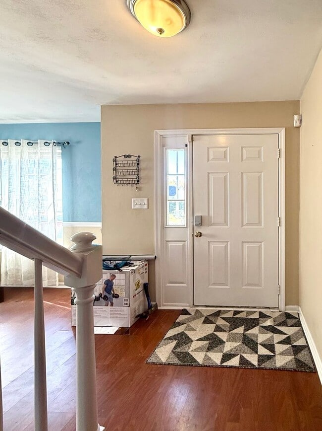 Building Photo - Beautiful 4 Bedroom Home for Rent – Pet Fr...