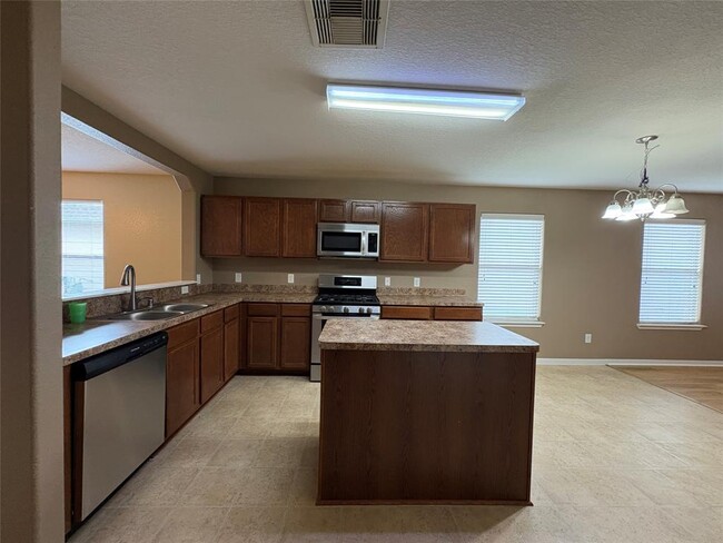 Building Photo - 2715 Mustang Hill Ln