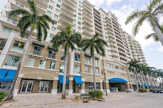 Building Photo - 3020 NE 32nd Ave