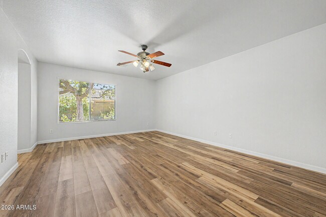 Building Photo - 16148 N 157th Dr