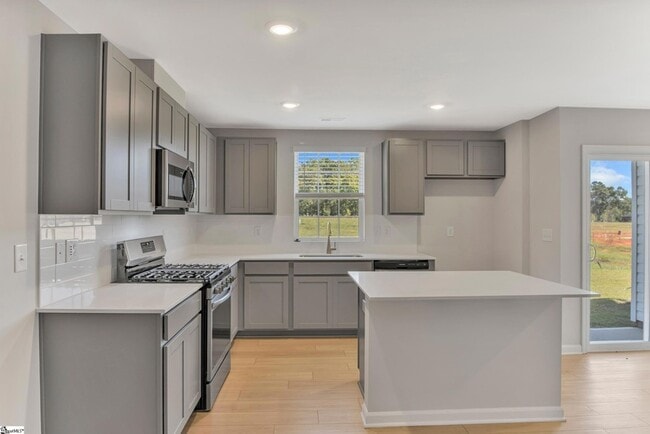 Building Photo - 3040 Willow Rd