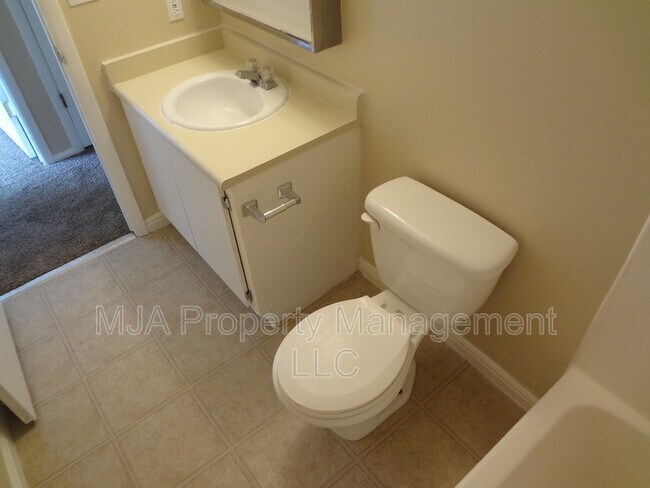 Building Photo - 4642 S Arlington Park Dr