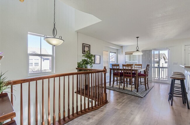 Building Photo - Huge room in a large shared home, private ...