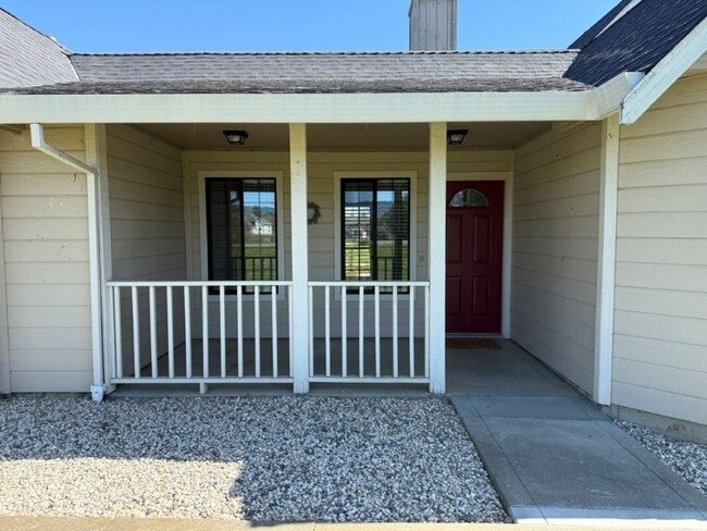 Building Photo - Unique 2 Bedroom Country Property Vacaville *Star Rentals