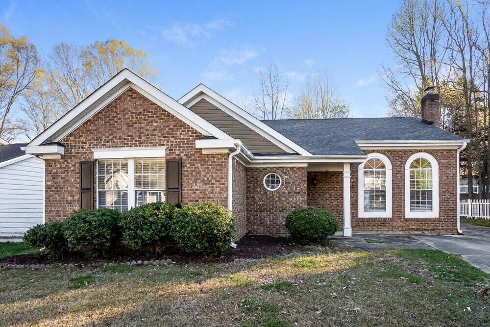 Building Photo - 2112 David Earl Dr