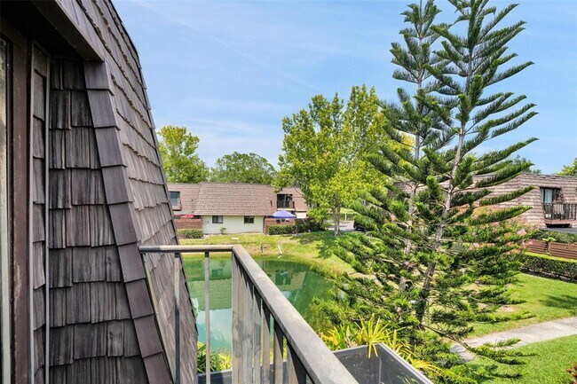 Building Photo - 15217 W Pond Woods Dr
