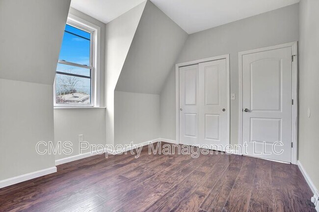 Building Photo - 142-144-144 Seymour Ave