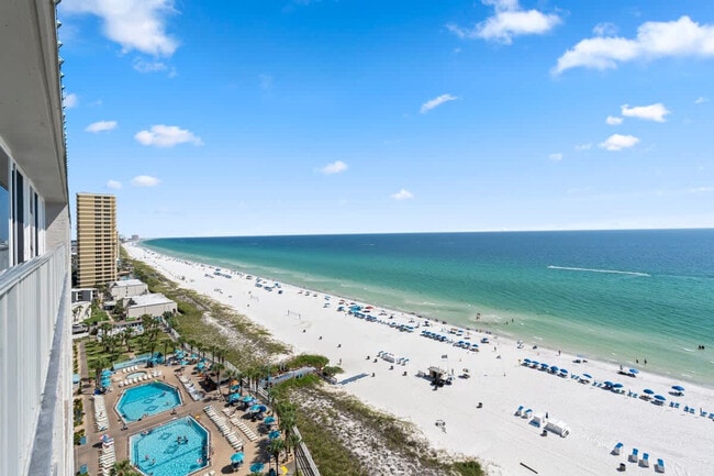 Building Photo - 8743 Thomas Dr