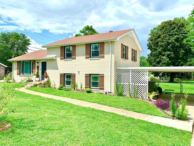 Building Photo - 313 Verdun Dr