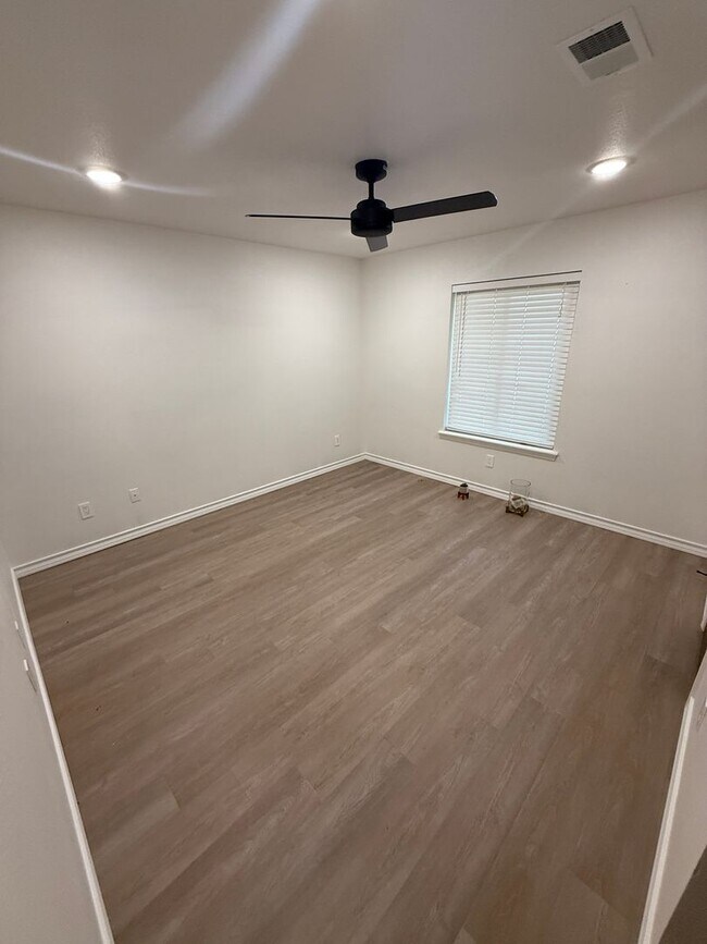Building Photo - Luxury 3/2/2 in Cooper school district!