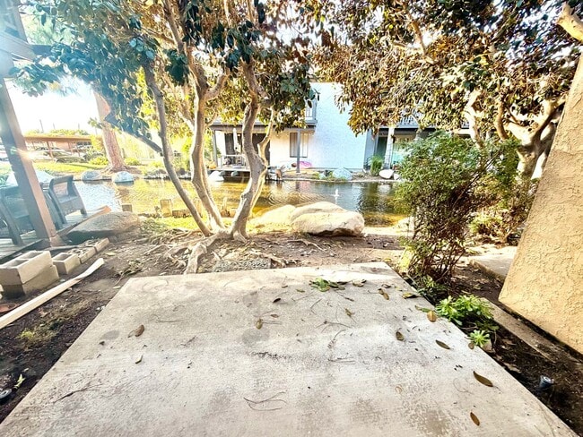 Building Photo - Charming 1 Bedroom, 1 bath condo in the heart of Irvine