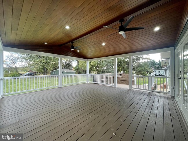 Building Photo - 313 Windsor Ct