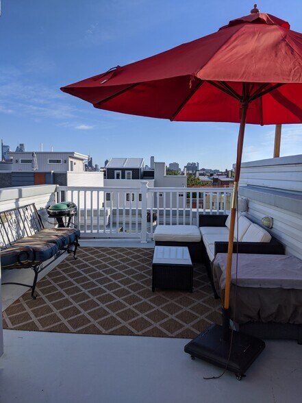 Building Photo - 624 Dudley St