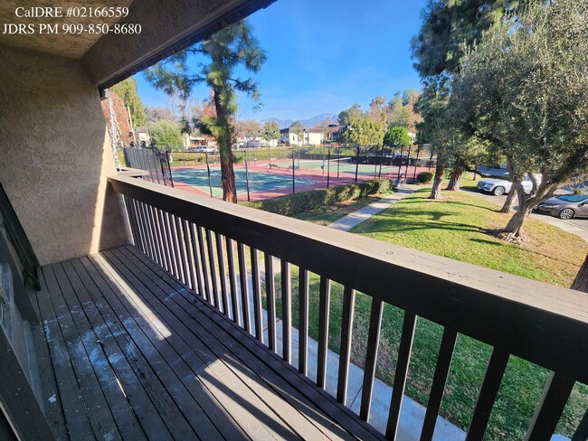 Building Photo - San Dimas 3 Bedroom Townhouse