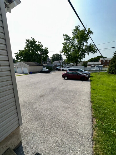 Building Photo - 219 W Chester Pike