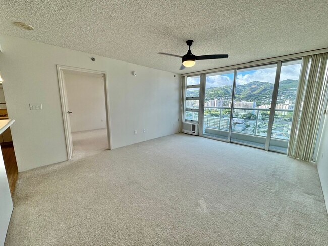 Building Photo - 1450 Young St