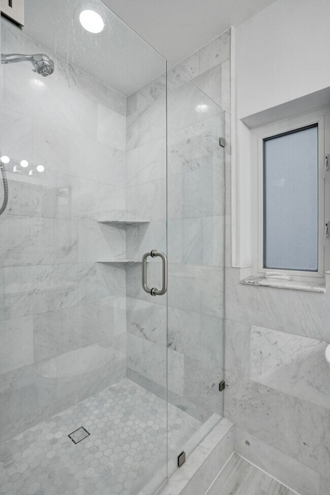 Building Photo - Gorgeous New 3 bedroom 2  bath - one Story home in Oakland Park