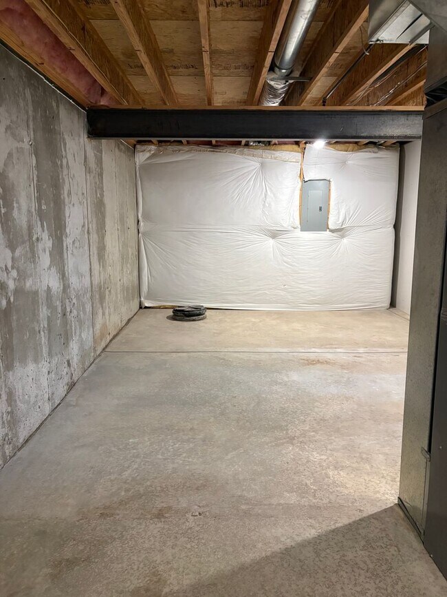 Building Photo - 4 Bedroom 3.5 Bath in Widefield