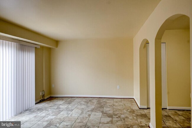 Building Photo - 2334 Sun Valley Cir