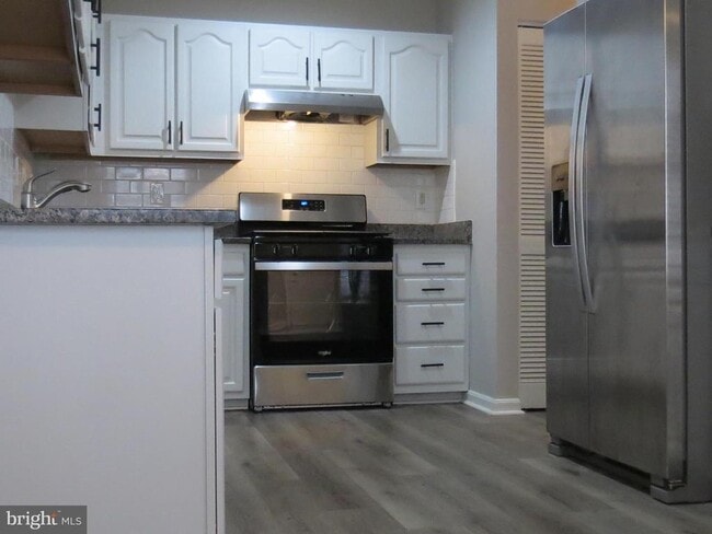 Building Photo - 16202 Ellipse Terrace