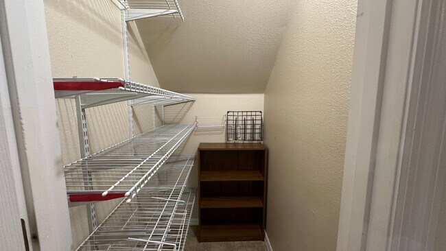 Building Photo - 1653 Cherry Ridge Dr
