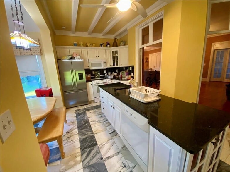 Building Photo - 96 Rhode Island Ave