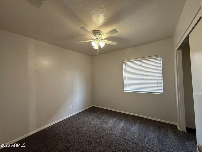 Building Photo - 12071 W Dahlia Dr