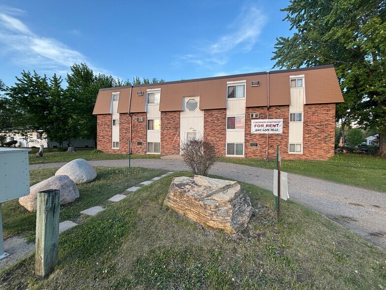 Building Photo - 1340 8th Ave
