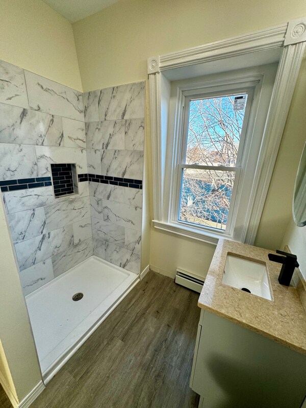 Building Photo - 33 Valley St