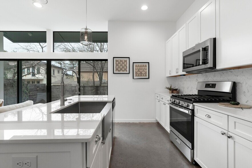 Building Photo - 312 Ashley Dawn Ln