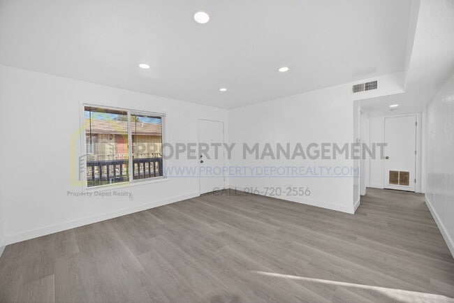 Building Photo - Remodeled 2-Bedroom Gem Near Sac City College - $1900/month!