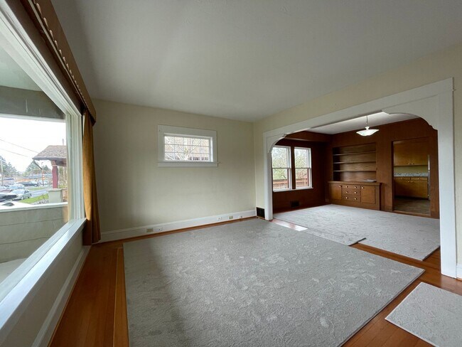 Building Photo - Exceptional Living Within Montavilla 2 Bed...