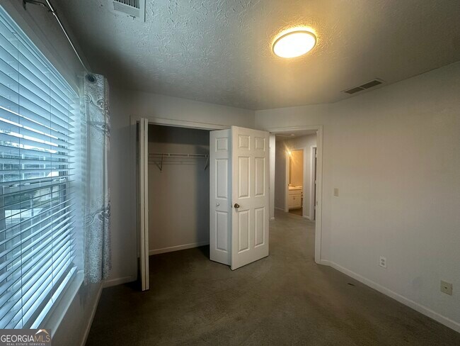 Building Photo - 7263 Sandpiper Way
