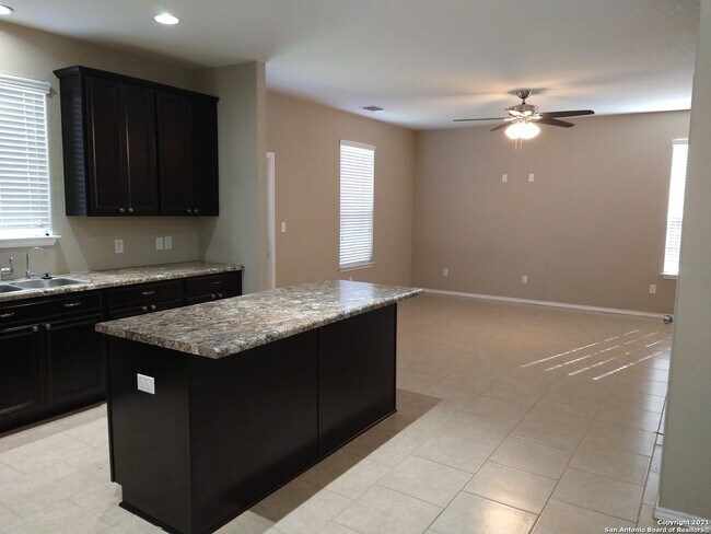 Building Photo - 10130 Castello Cyn