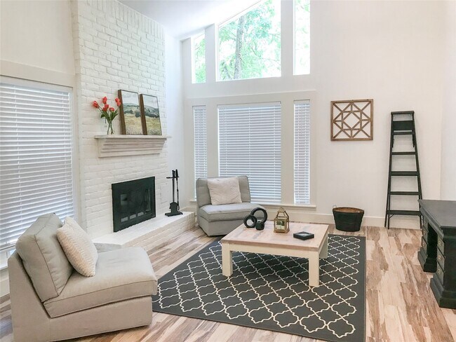 Building Photo - 5 Sandlily Ct