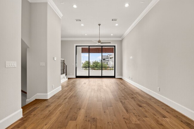 Building Photo - 8711 Oak Kolbe Ln