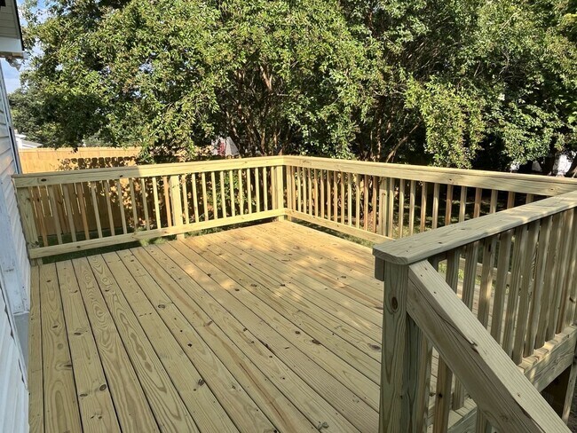 Building Photo - Great 3 Bed, 2 Bath Ranch home in Concord'...
