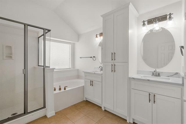 Building Photo - 3217 Hidden Springs Dr