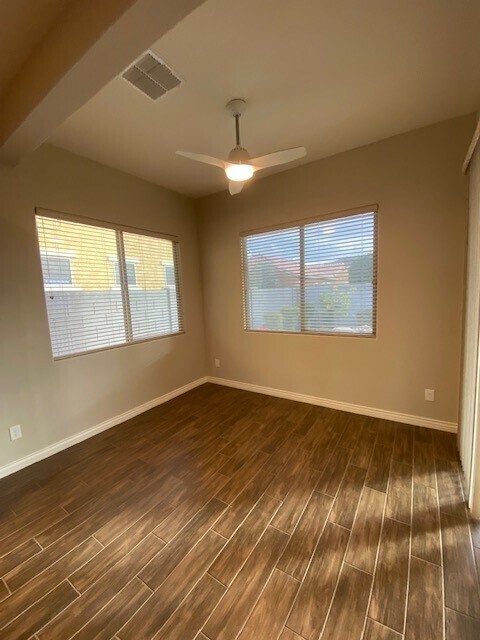 Building Photo - 10245 W Pinnacle Vista Dr