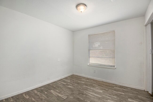 Building Photo - 6000 Calloway Ct