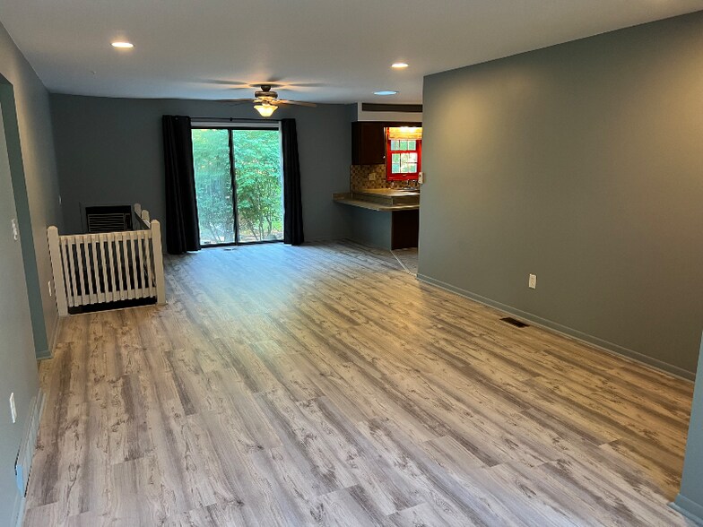 Building Photo - 9019 Saddle Horn Dr