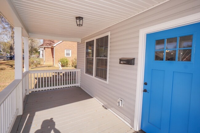 Building Photo - 2143 Camp Greene St