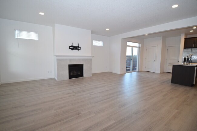 Building Photo - 1400 S 29th Blvd