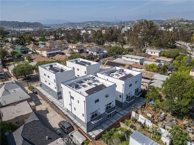 Building Photo - 646 N Boyle Ave