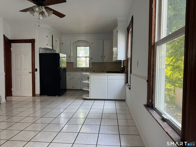 Building Photo - 251 Olivia St