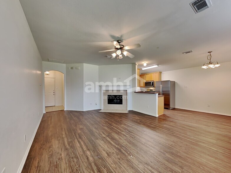 Building Photo - 202 Splintered Arrow Dr